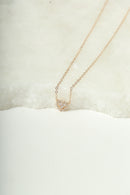 Colar coração solitário microcrevejado