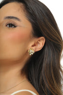 Brinco flor orgânica lisa com miolo em zirconias