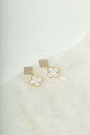 Brinco trevo com detalhes em zircônia