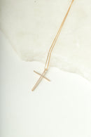 Colar cruz palito cravejado fina