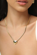 Chocker rabo de gato com coração liso