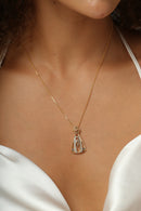 Colar nossa senhora vazada com zirconias azuis