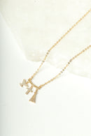 Colar plaquinha “paz/fé/amor” com pingentes Espírito Santo, cruz e nossa senhora cravejados