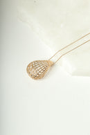 Colar gota grid veneziana