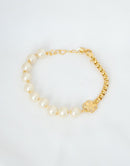 Pulseira pérolas com pingente flor + corrente